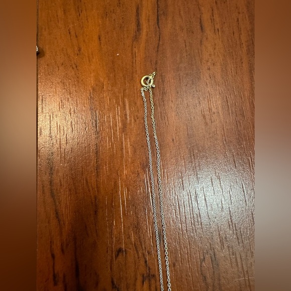 Elegant Gold Necklace with Crystal Pendant - Picture 3 of 4